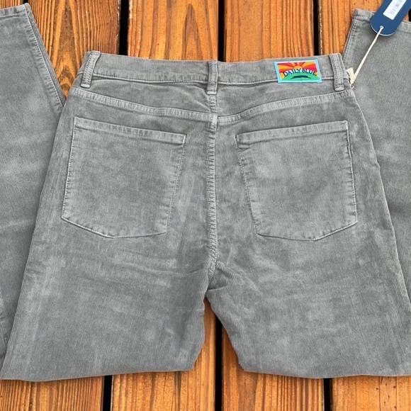NWT Daily Blue by AG Boost Corduroy Jeans In Gray Size 29 /31 - Picture 13 of 15